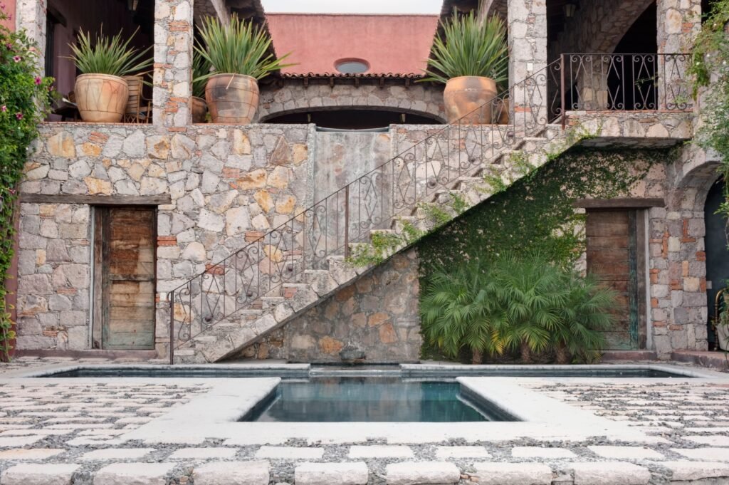 53023,Pool and Steps to the Casa Luna Ranch